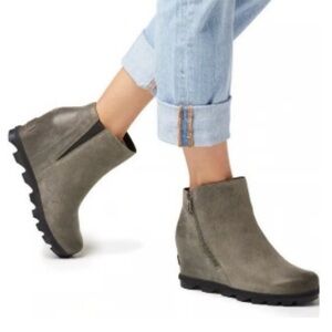 Sorel Gray Wedge Ankle Boots with Side Zipper